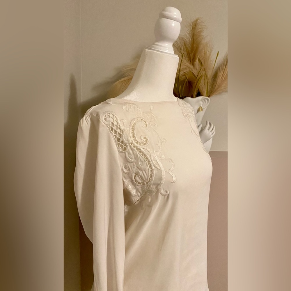 Express Small Embroidered Office Work Dress Off-white White Vacation Blouse Top